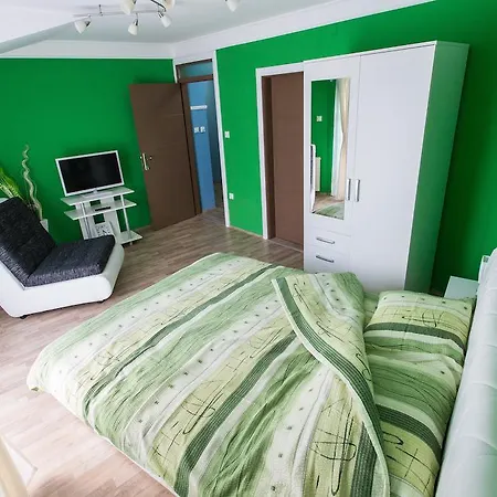 Day 'n' Night Hostel