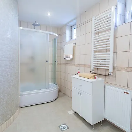 Day 'n' Night Hostel *